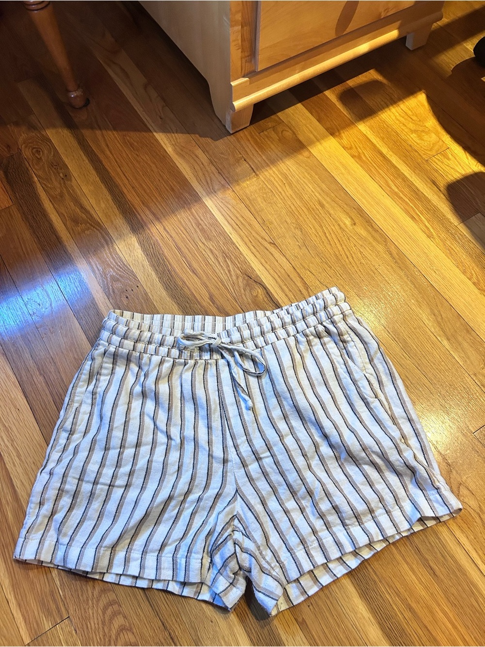 Old Navy Women’s striped linen-blend shorts